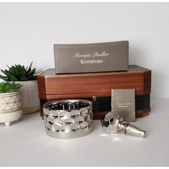NIB Monique Lhuillier Waterford Atelier Dimpled Wine Coaster & Bottle Stopper